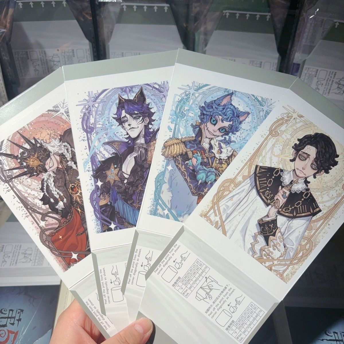 Anime Cosplay Drawing - Personality 5: Tear off small cards,