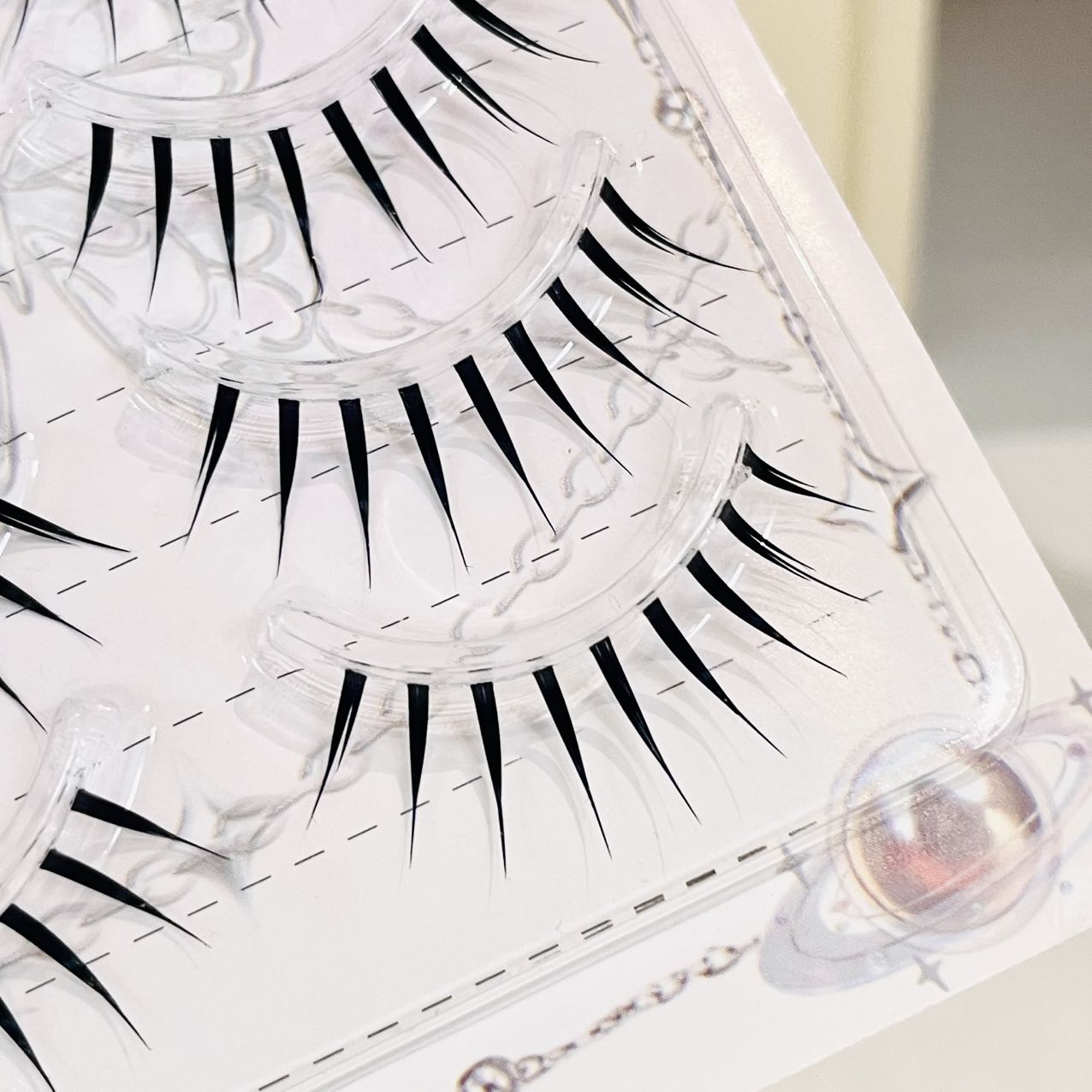 Doudoutian Wet Look Spiky Full - Anime Cosplay Lashes review and price